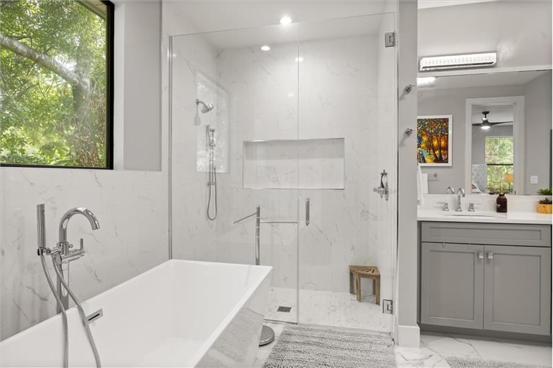 Primary Ensuite Bath