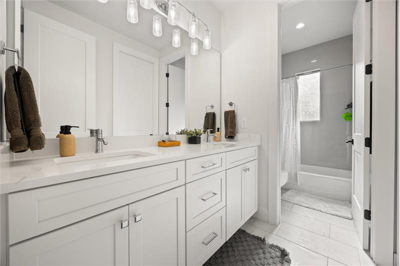 Ensuite/Hall Bath for Bedroom 3