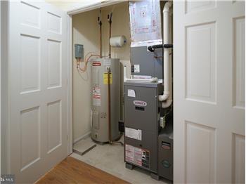 Primary listing photos for listing ID 640382