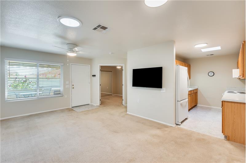 good size living and dining area