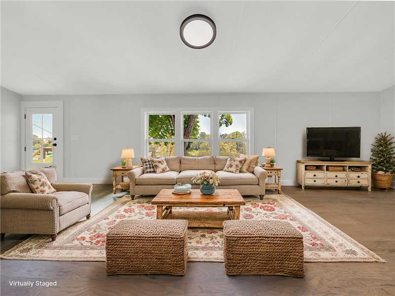 This photo has been virtually staged