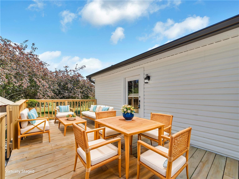 This photo has been virtually staged