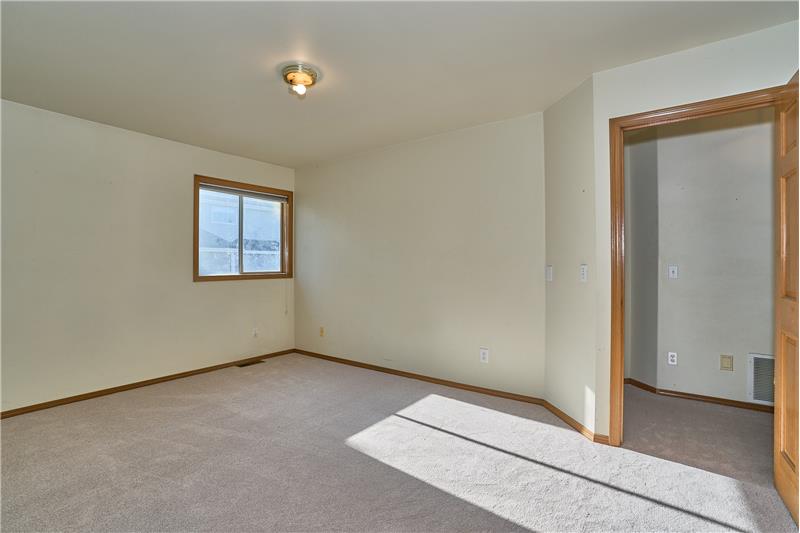 Very Large Bonus Room or 4th Bedroom.