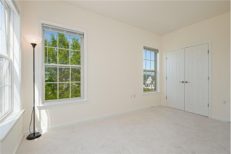 Second Bedroom gets Amazing Afternoon Sunlight