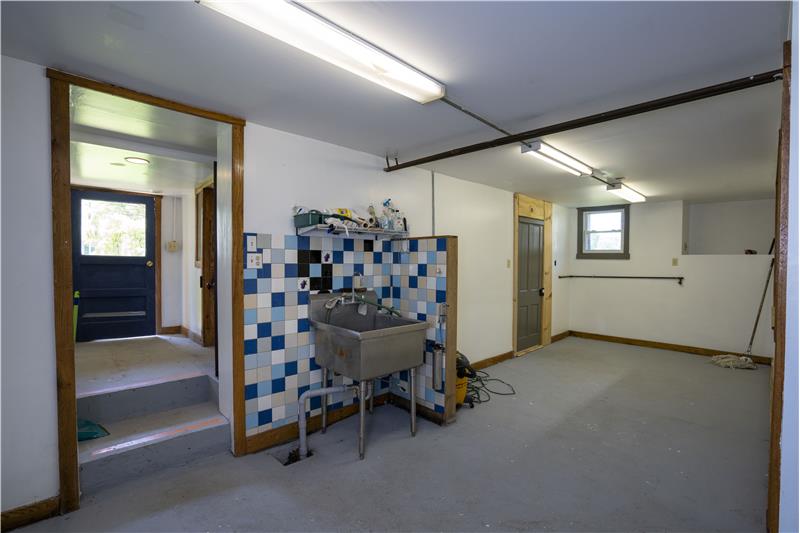 
                            Property Image 74