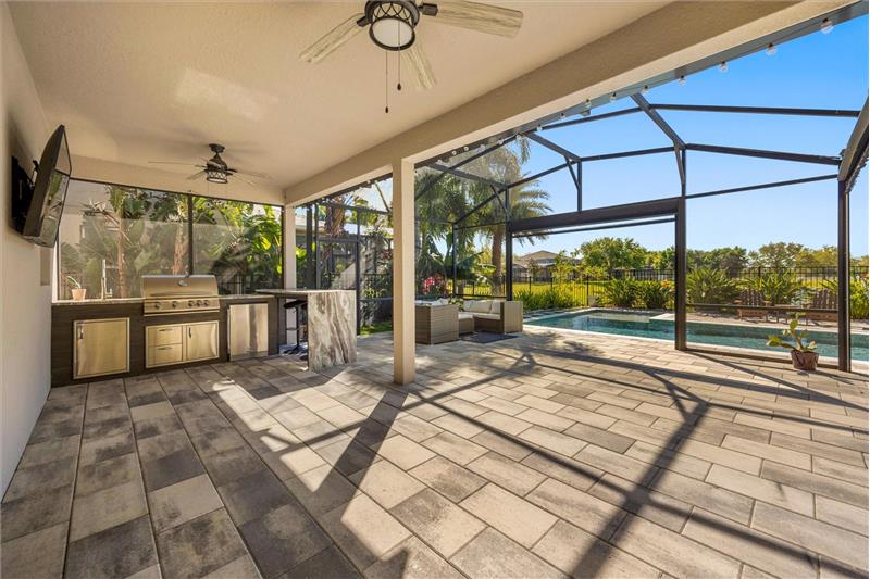 Summer Kitchen/Pavered Patio