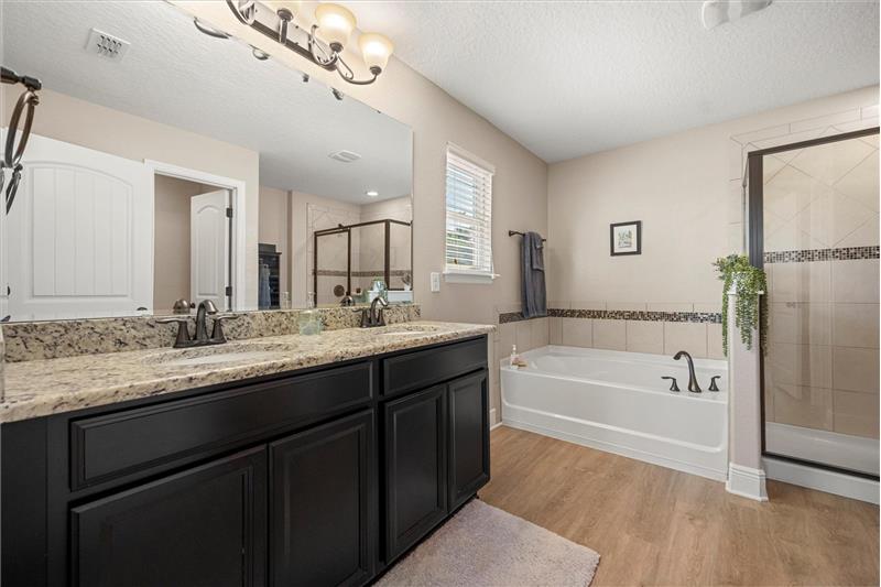 Primary En Suite Bath