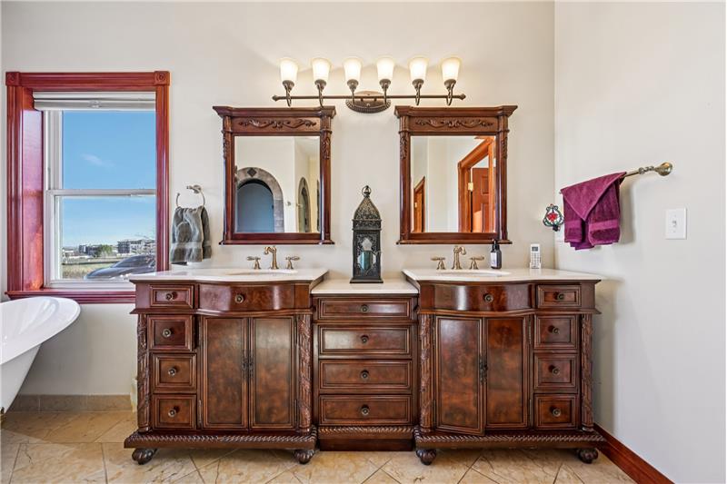 Double vanity in primary suite bathroom