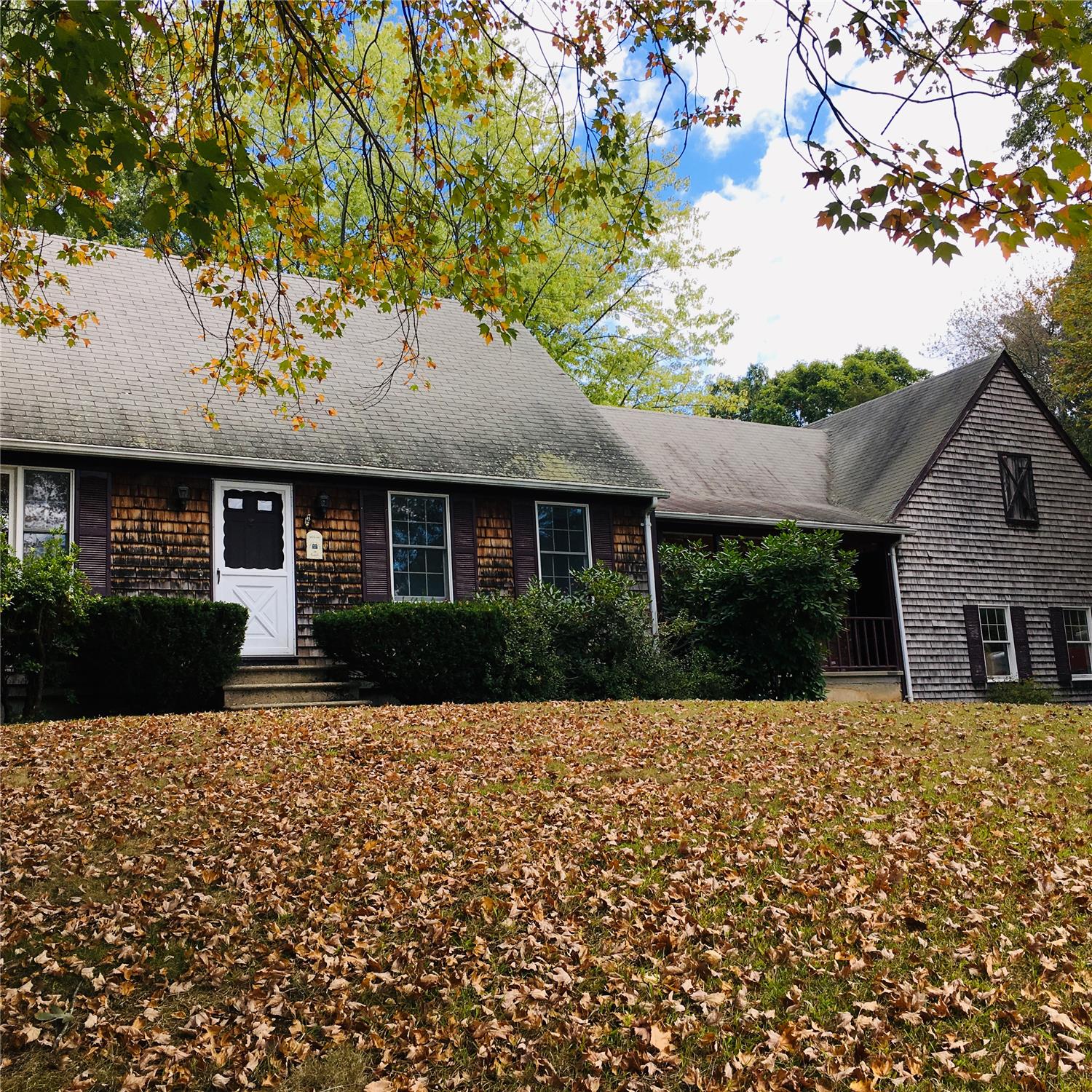 Property pictures of 15 Mayflower Ct., North Kingstown, RI 02852, USA