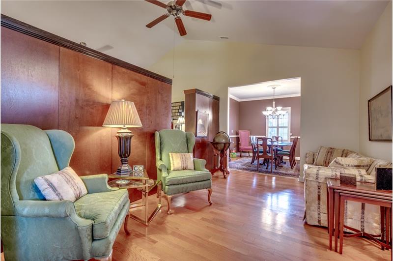 Photo taken BEFORE furniture moved out