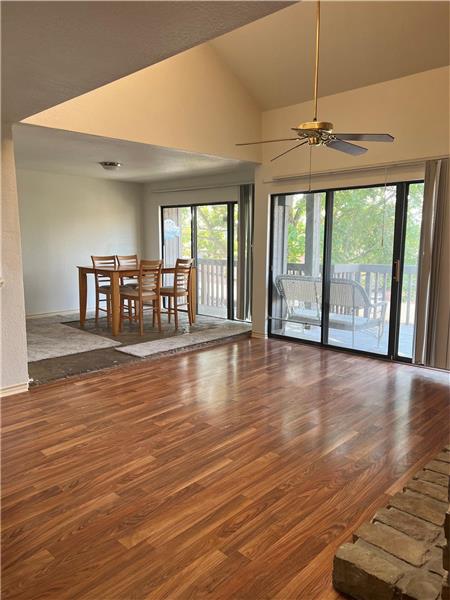 Living and Breakfast room