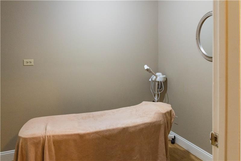 Spa Room2