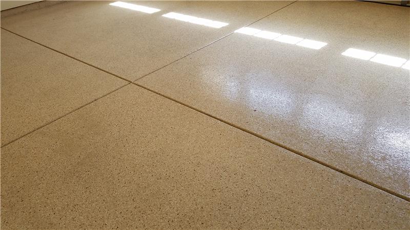 No expense spared: Epoxy flooring provides a clean, non-slip surface. Again, Very Smart!