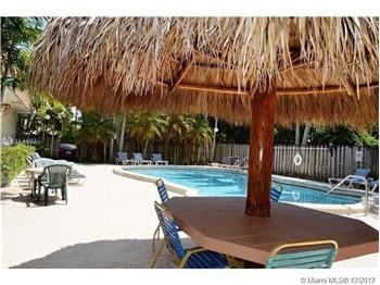 Primary listing photos for listing ID 558235