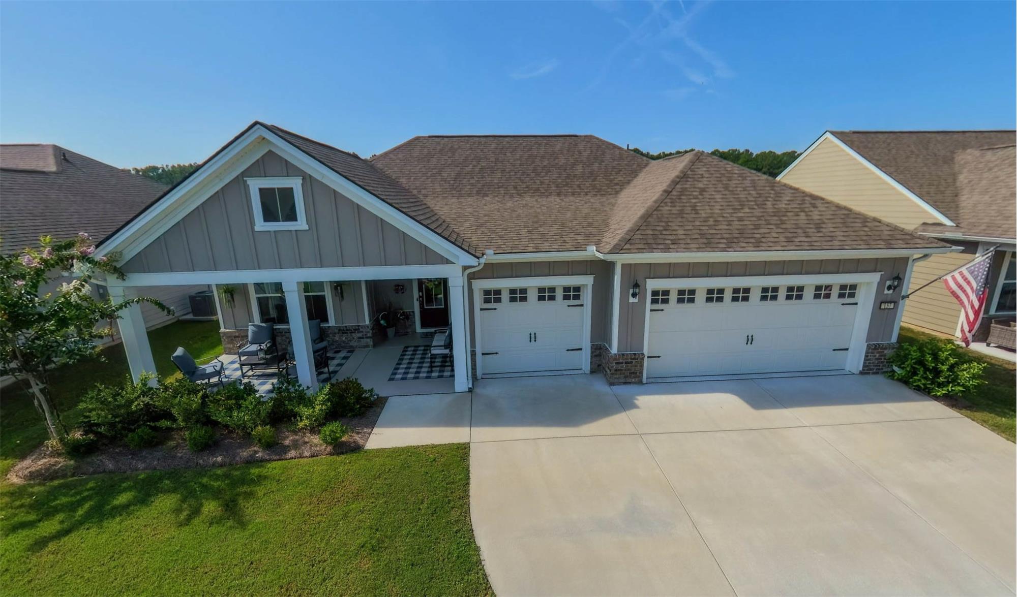 https://realbird.blob.core.windows.net/rb-photos/157-sweetpea-lane-bluffton-sc-29909-4827_G3E3N2T3_648915_639226672940507671_80x60.jpg