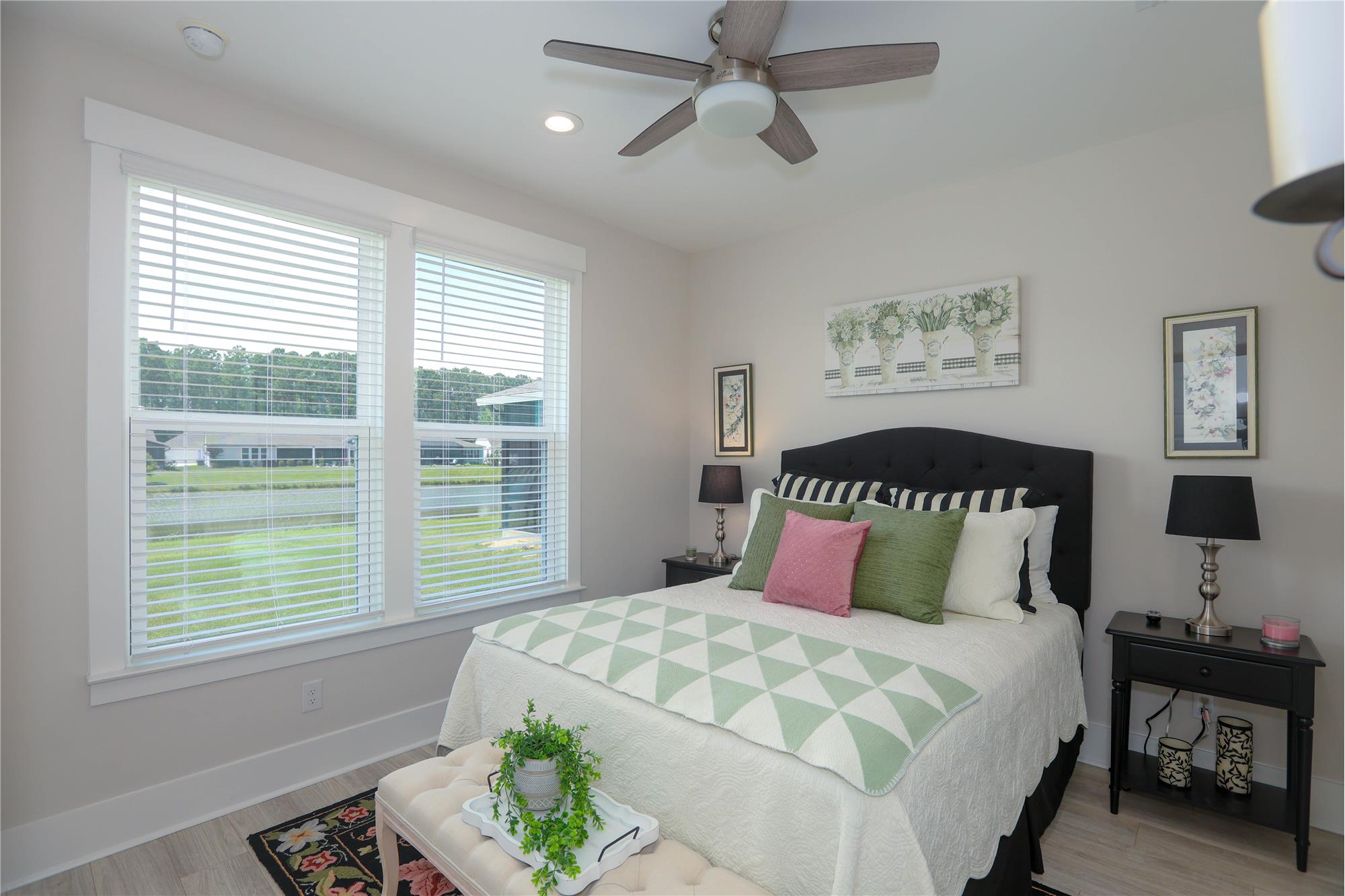 https://realbird.blob.core.windows.net/rb-photos/157-sweetpea-lane-bluffton-sc-29909-4827_G3E3N2T3_648915_639226675968742516_80x60.jpg