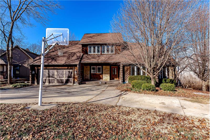 15900 Meadow Lane