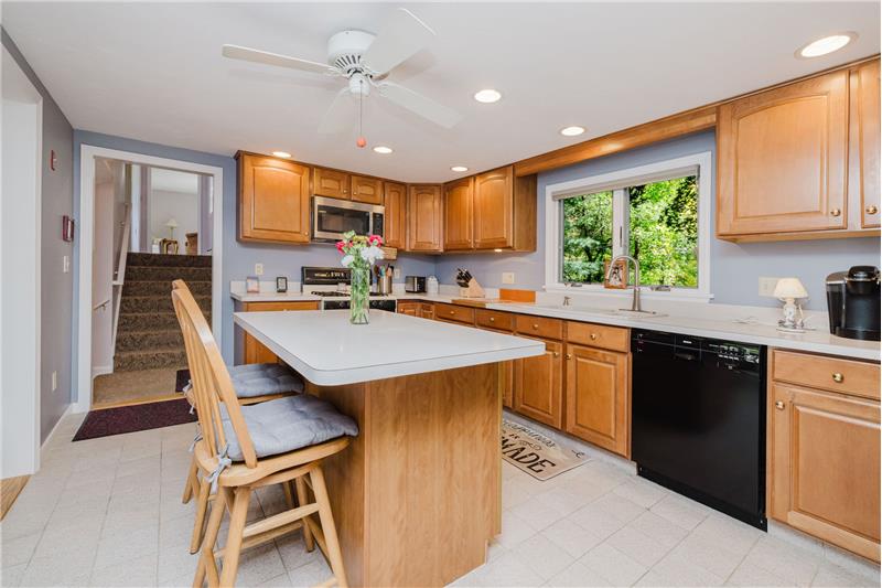 16 Park Lane Norton MA Kitchen