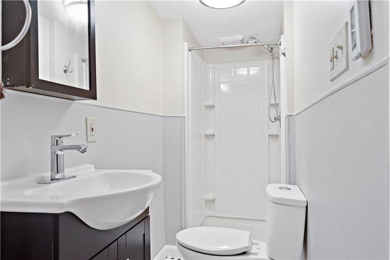 Full Bathroom