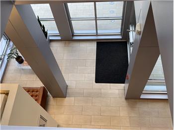 Dramatic architecture