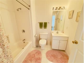2nd Floor Full Bath