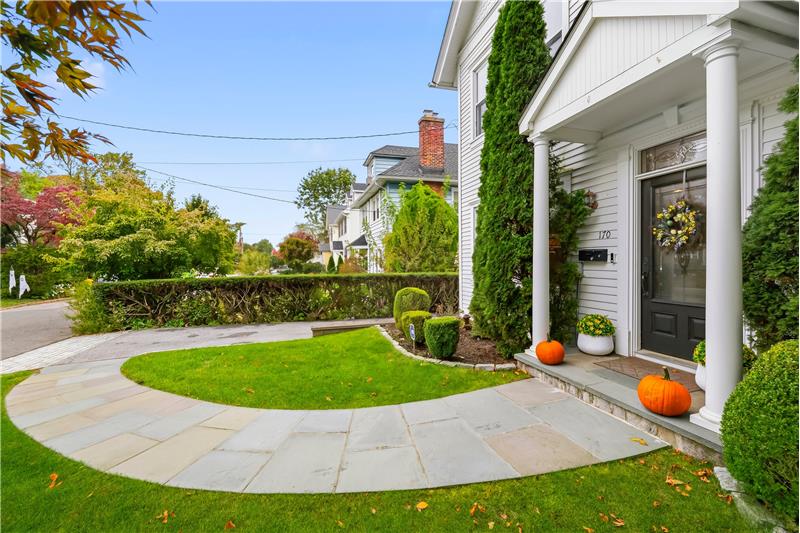 Welcome Home to 170 Nelson Road in the coveted Edgewood location.