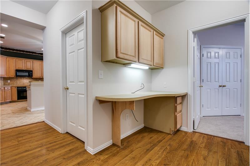 separate desk area great for homework or paying bills!