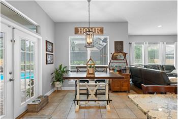 Breakfast Nook Overlooking the pool