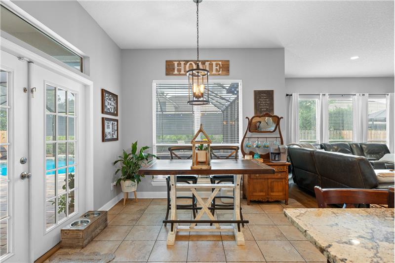 Breakfast Nook Overlooking the pool
