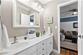 Jack & Jill Bath with tub/shower combo