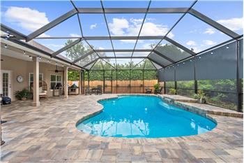 WOW Saltwater Pool with Waterfall...Entertain To Your Hearts Desire