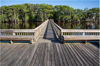 What a lovely place to go for a walk in the morning...or relax with an evening stroll...