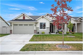 Primary listing photos for listing ID 591756