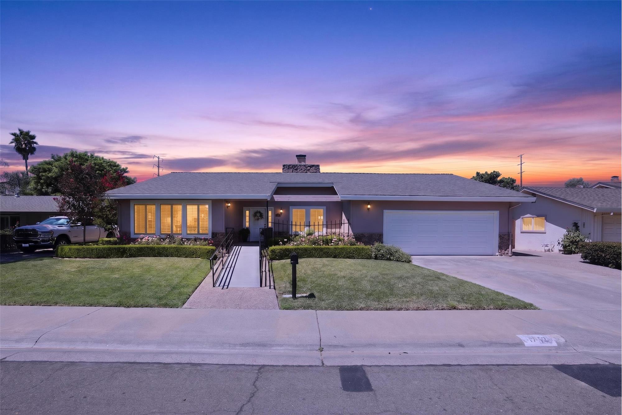 https://realbird.blob.core.windows.net/rb-photos/1742-woodside-drive-woodland-ca-95695_F3B9B8D5_652812_639222540982395799_80x60.jpg