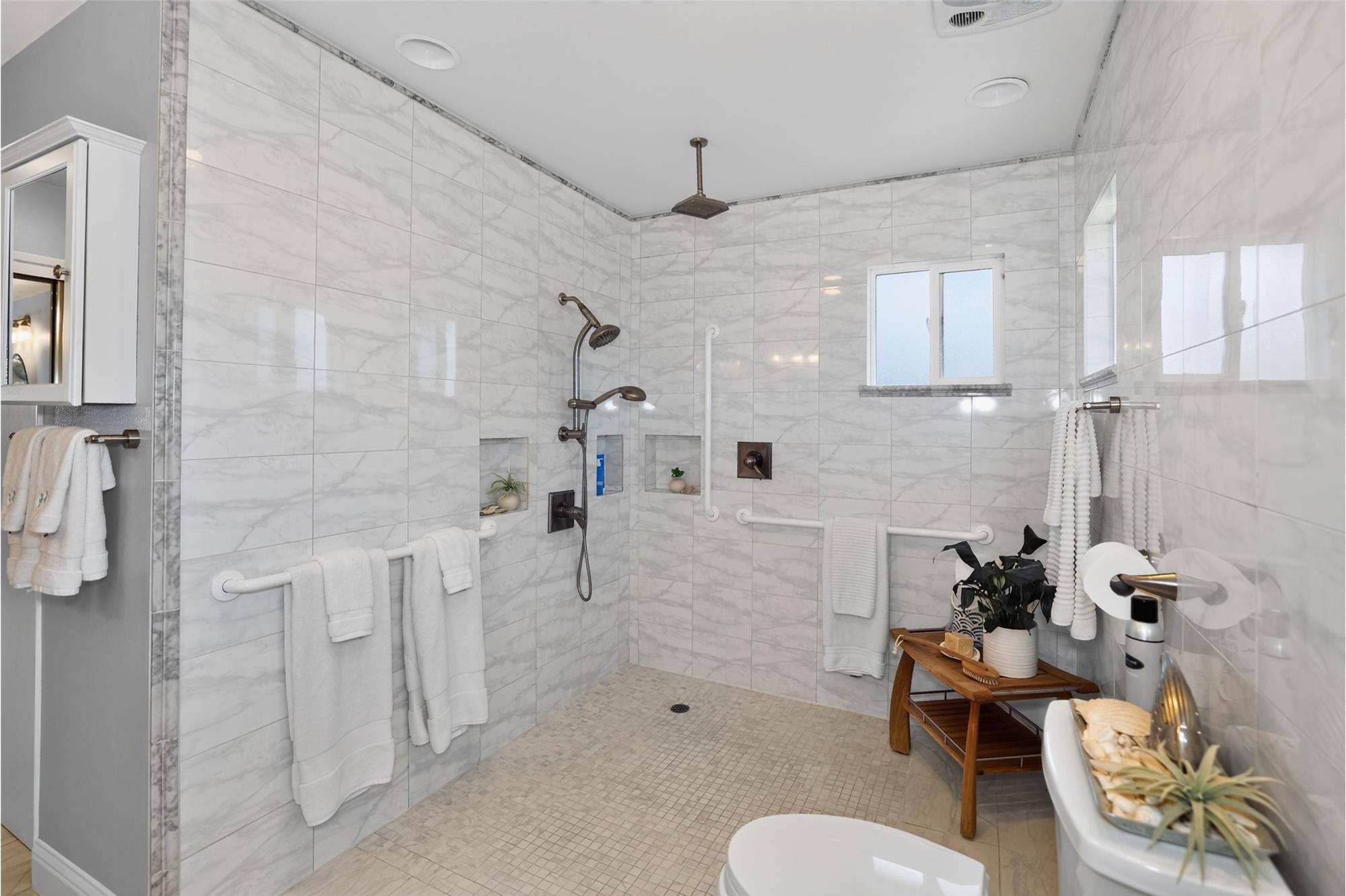 https://realbird.blob.core.windows.net/rb-photos/1742-woodside-drive-woodland-ca-95695_F3B9B8D5_652812_639222544650662347_80x60.jpg