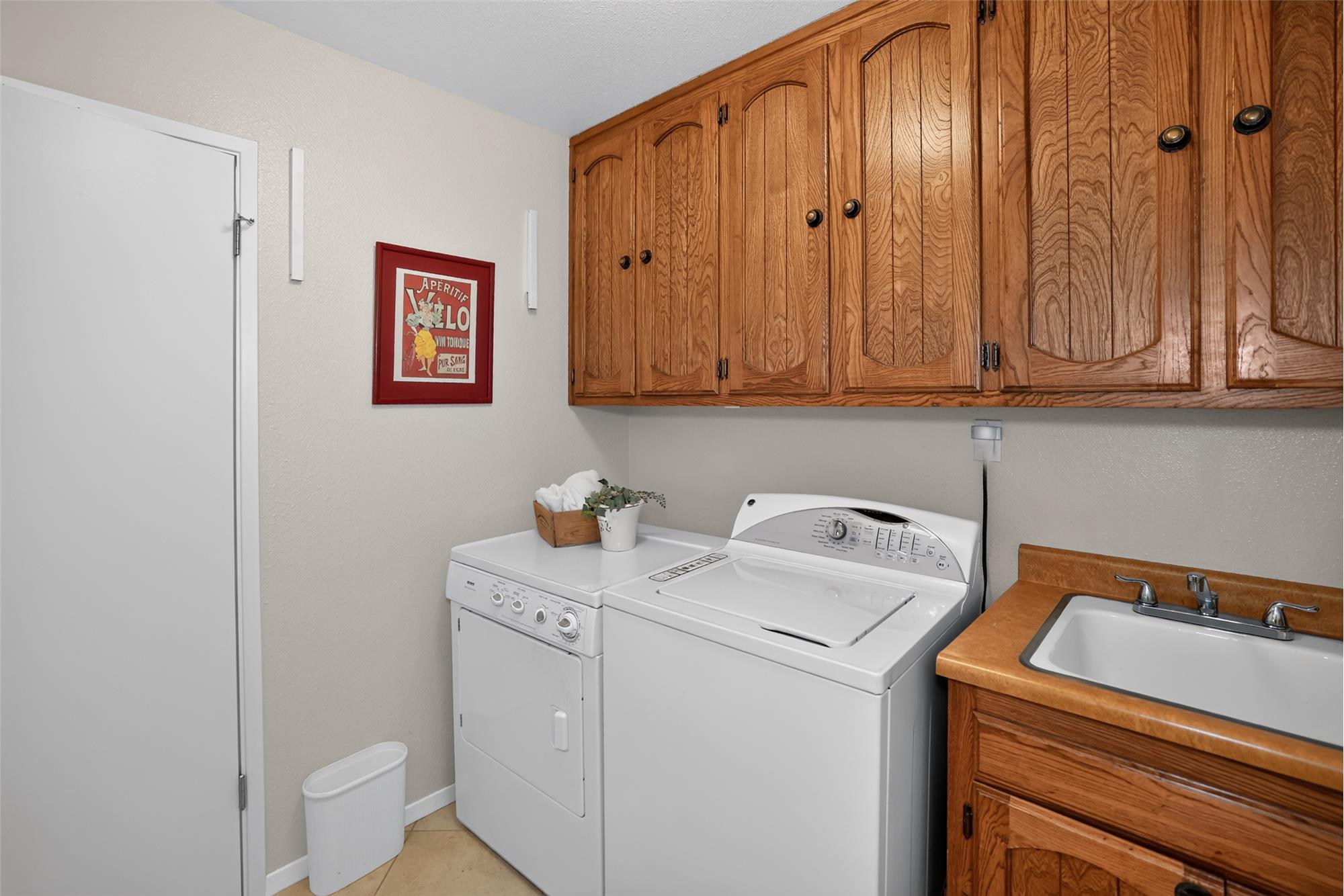https://realbird.blob.core.windows.net/rb-photos/1742-woodside-drive-woodland-ca-95695_F3B9B8D5_652812_639222544928552264_80x60.jpg