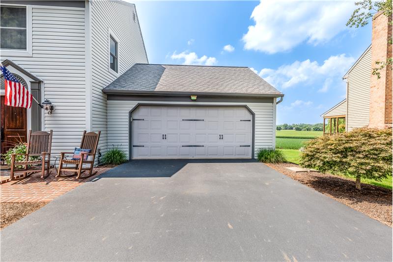 Oversized 2 car garage