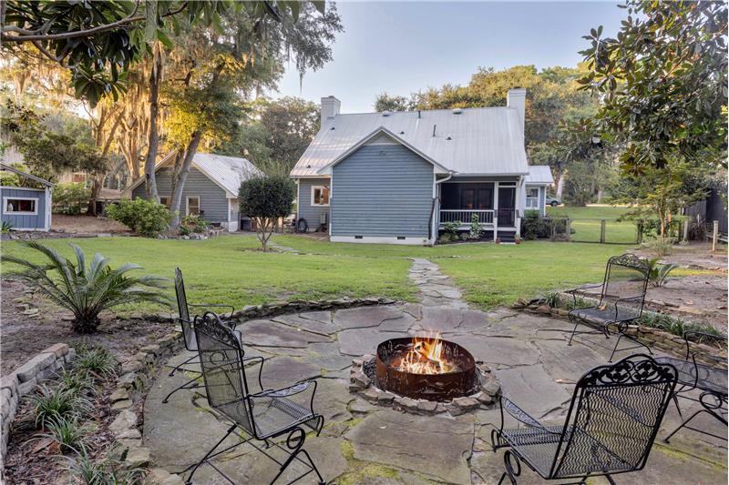 Gorgeous park-like back yard