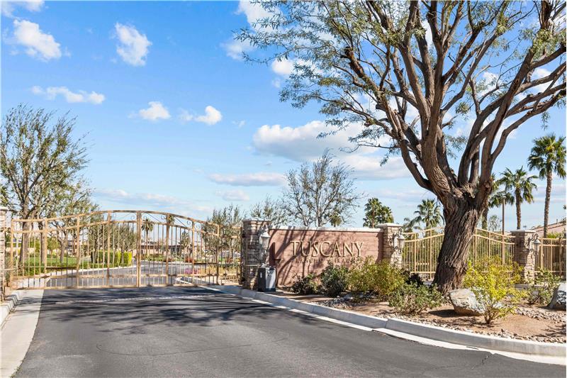 Entry To Tuscany Neighborhood