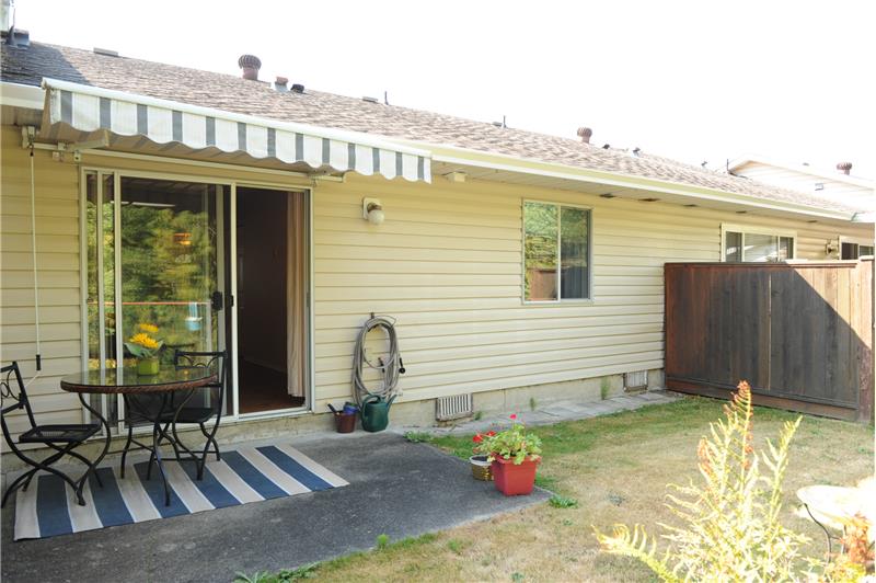 Exterior Back with Canopy