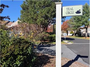 Street sign at Swan Pond