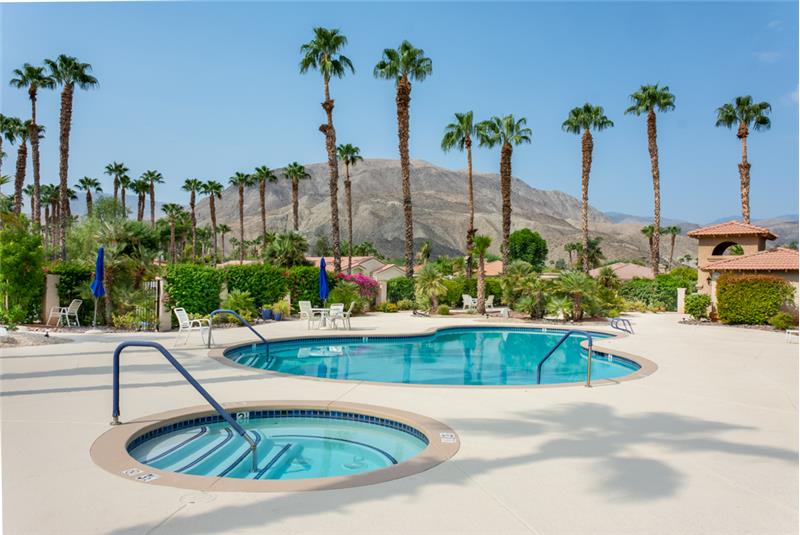 Community pool & spa