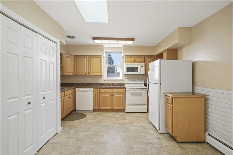 1804 Simms - large eat-in kitchen with skylight