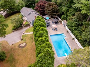 One level living! Pool & Pickelball! Owner says bring me an offer!, Marshfield, MA