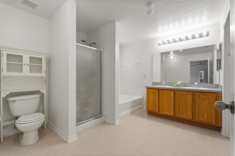 Primary En Suite Bath