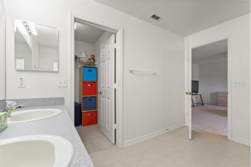 Primary En Suite Bath