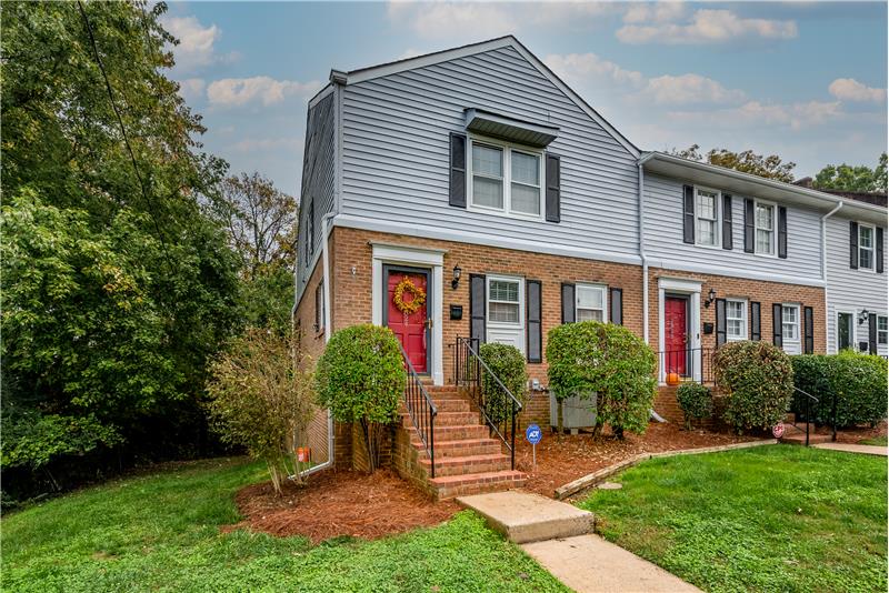 End-unit, updated townhome with basement near upscale South Park.