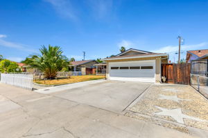 Expansive Play Area for Children to Enjoy!