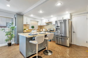 Eat In Area Dining Space in Kitchen!