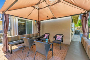 Ideal Entertaining Space in Covered Backyard!